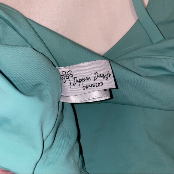 NOWT Dippin’ Daisy’s Seafoam Green Twist Back Bikini Top - Picture 5 of 5
